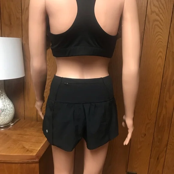 Lululemon Short Black-Size 6 -Good Condition - Picture 3 of 14